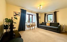 Super Apartment Next To Bicester Village Sleeps 4